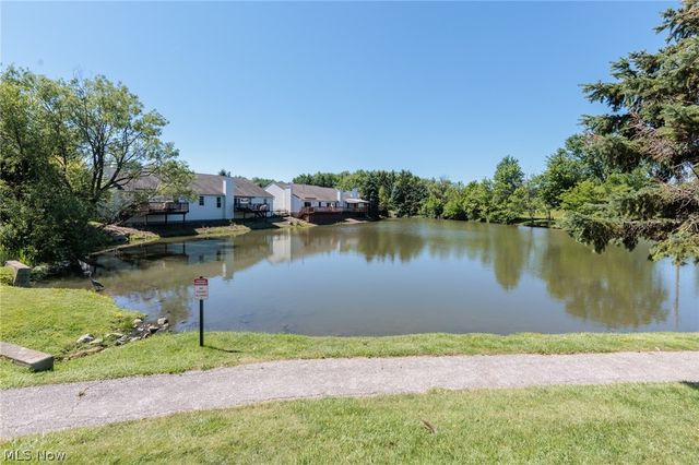 19687 Cross Creek Oval, Strongsville, OH 44136