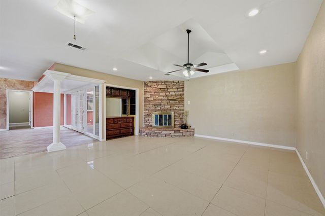 2011 W Houston Street, Sherman, TX 75092