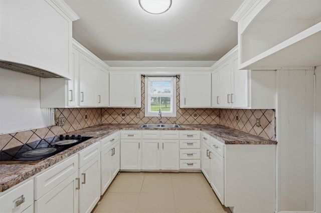 2011 W Houston Street, Sherman, TX 75092