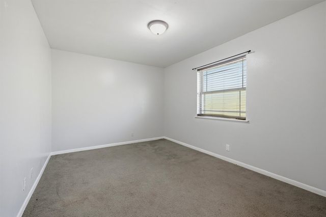 2011 W Houston Street, Sherman, TX 75092