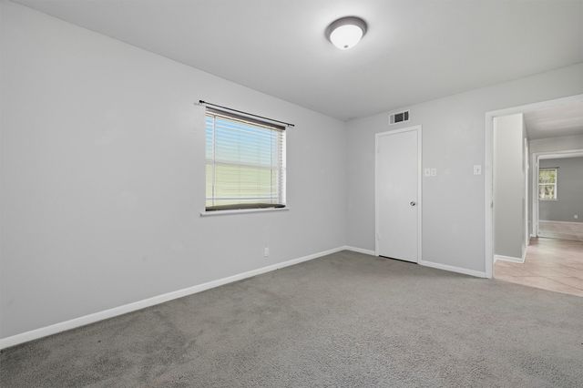 2011 W Houston Street, Sherman, TX 75092