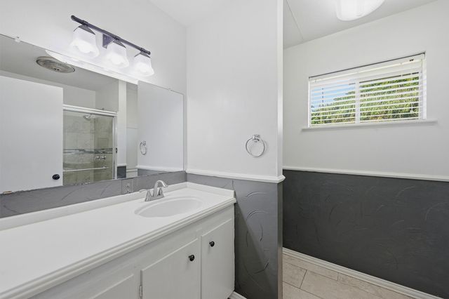 2011 W Houston Street, Sherman, TX 75092