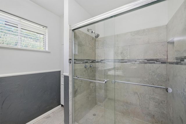 2011 W Houston Street, Sherman, TX 75092