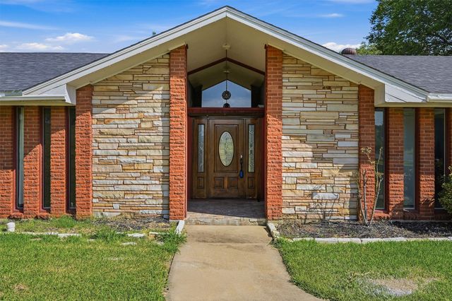 2011 W Houston Street, Sherman, TX 75092