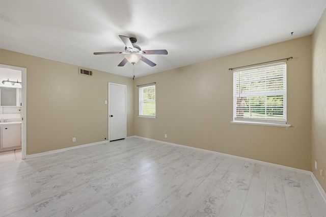 2011 W Houston Street, Sherman, TX 75092