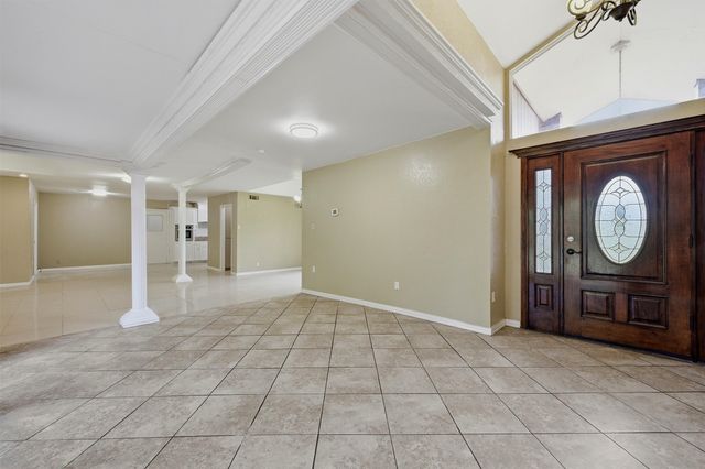 2011 W Houston Street, Sherman, TX 75092