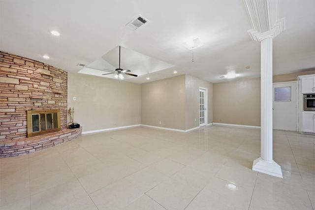 2011 W Houston Street, Sherman, TX 75092