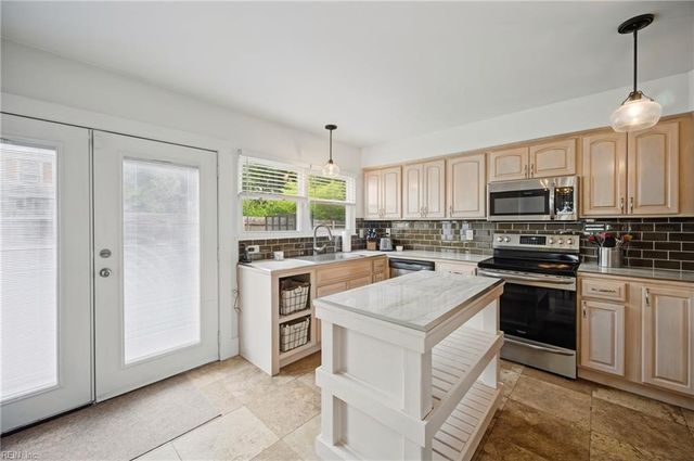 3612 Monterrey CT, Virginia Beach, VA 23453