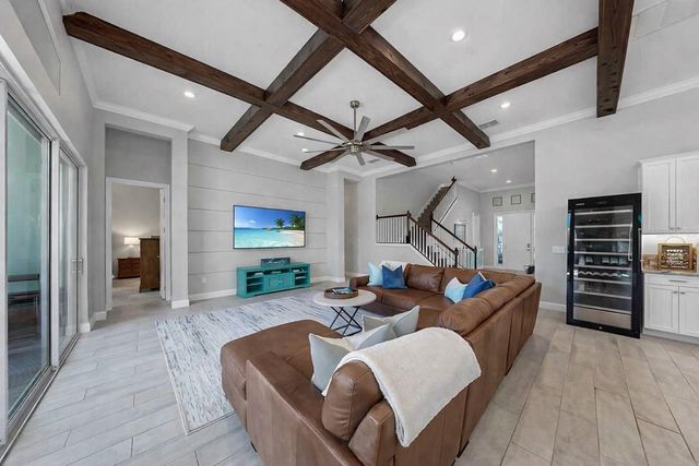 826 MANNS HARBOR DRIVE, Apollo Beach, FL 33572