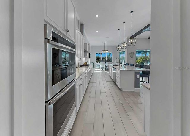 826 MANNS HARBOR DRIVE, Apollo Beach, FL 33572