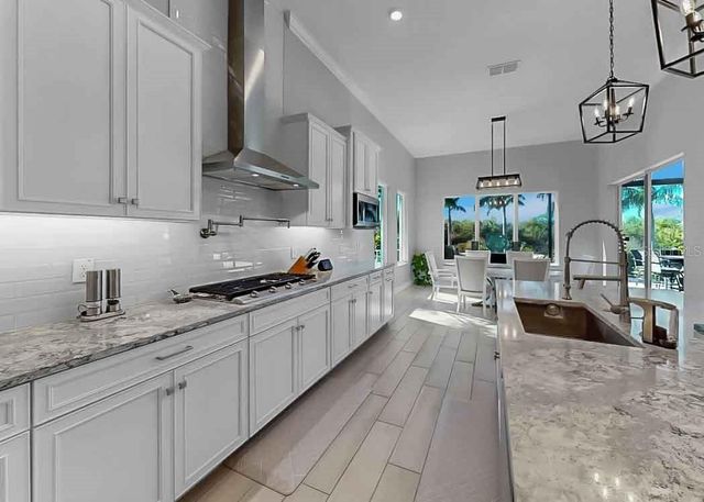 826 MANNS HARBOR DRIVE, Apollo Beach, FL 33572