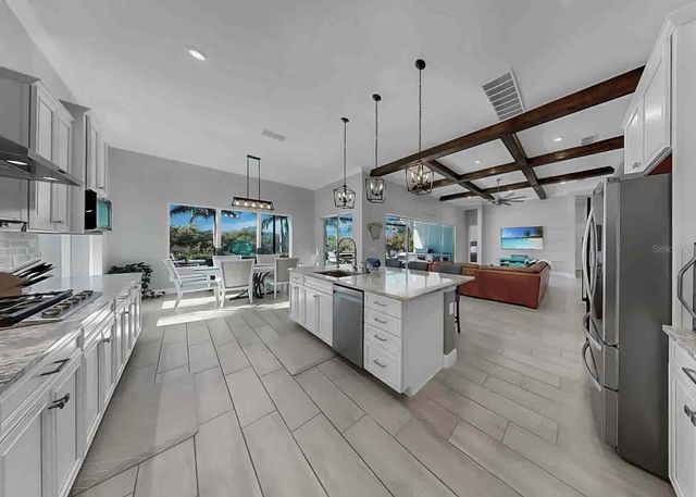 826 MANNS HARBOR DRIVE, Apollo Beach, FL 33572