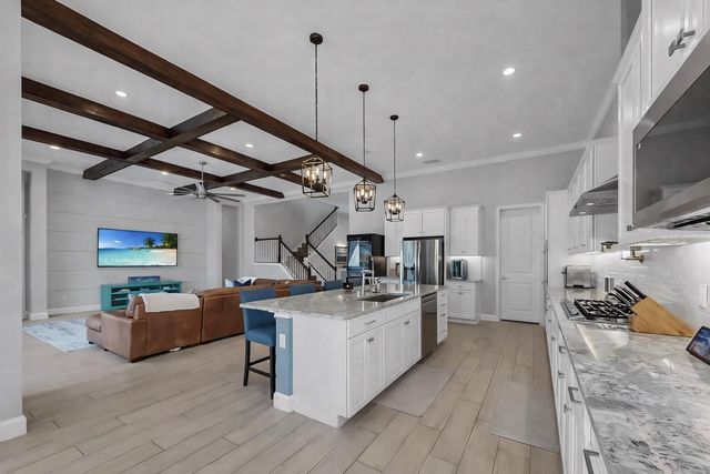 826 MANNS HARBOR DRIVE, Apollo Beach, FL 33572