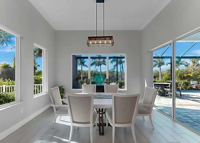 826 MANNS HARBOR DRIVE, Apollo Beach, FL 33572