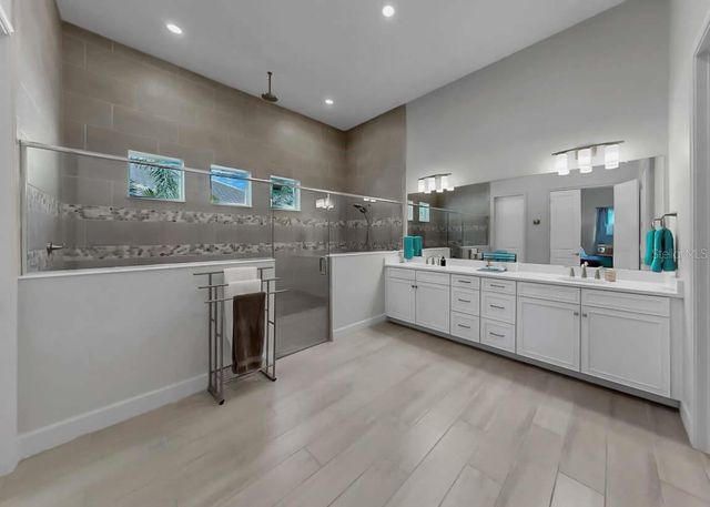 826 MANNS HARBOR DRIVE, Apollo Beach, FL 33572