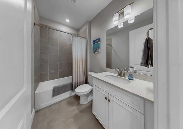 826 MANNS HARBOR DRIVE, Apollo Beach, FL 33572