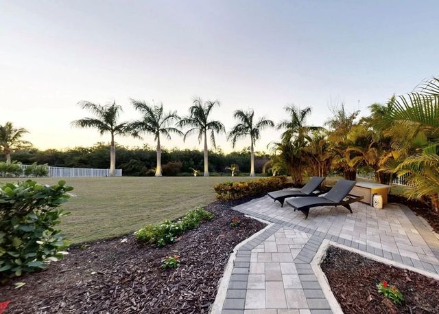 826 MANNS HARBOR DRIVE, Apollo Beach, FL 33572