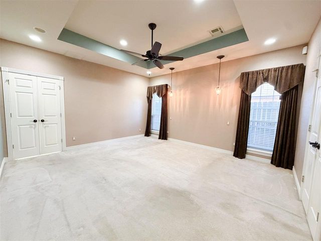 8009 NW Norwick Ave, Lawton, OK 73505