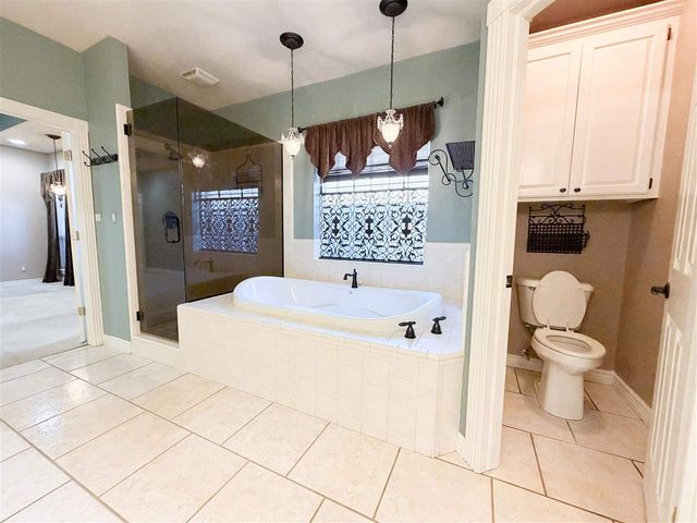 8009 NW Norwick Ave, Lawton, OK 73505