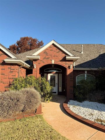 8009 NW Norwick Ave, Lawton, OK 73505