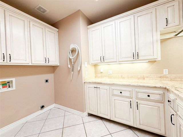 8009 NW Norwick Ave, Lawton, OK 73505