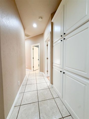 8009 NW Norwick Ave, Lawton, OK 73505