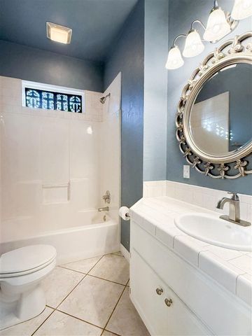 8009 NW Norwick Ave, Lawton, OK 73505