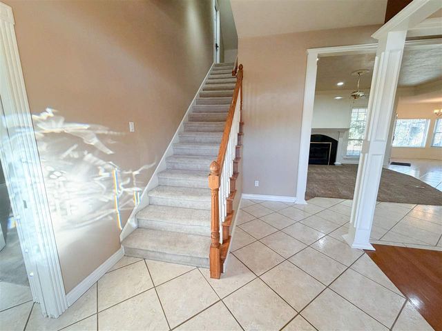 8009 NW Norwick Ave, Lawton, OK 73505