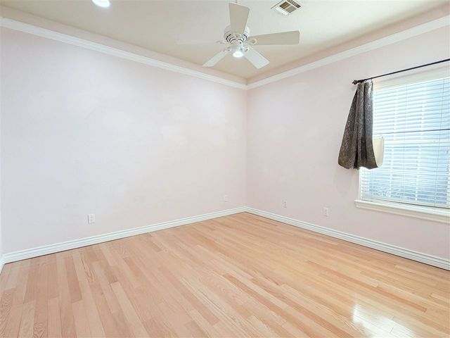 8009 NW Norwick Ave, Lawton, OK 73505