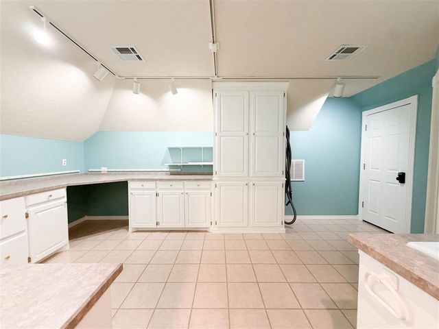 8009 NW Norwick Ave, Lawton, OK 73505