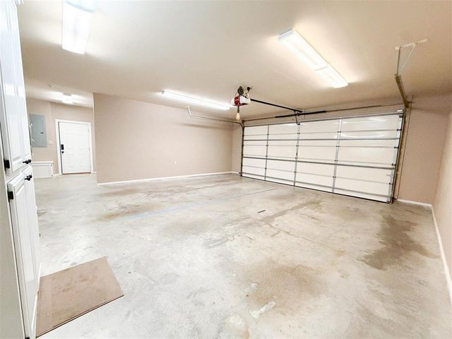 8009 NW Norwick Ave, Lawton, OK 73505