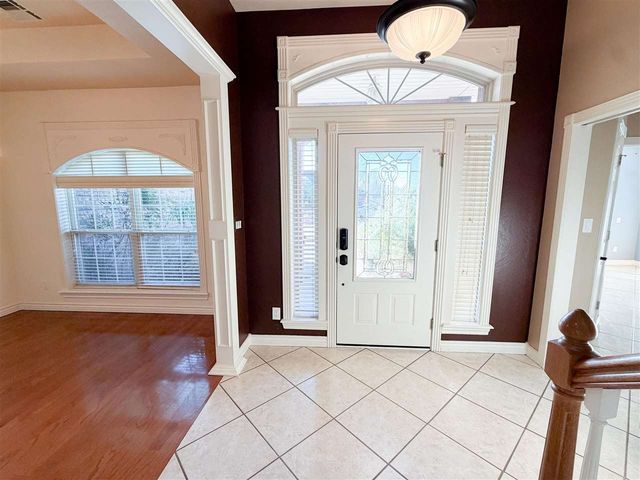 8009 NW Norwick Ave, Lawton, OK 73505