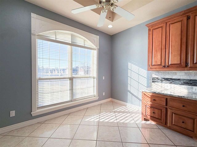 8009 NW Norwick Ave, Lawton, OK 73505