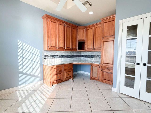 8009 NW Norwick Ave, Lawton, OK 73505