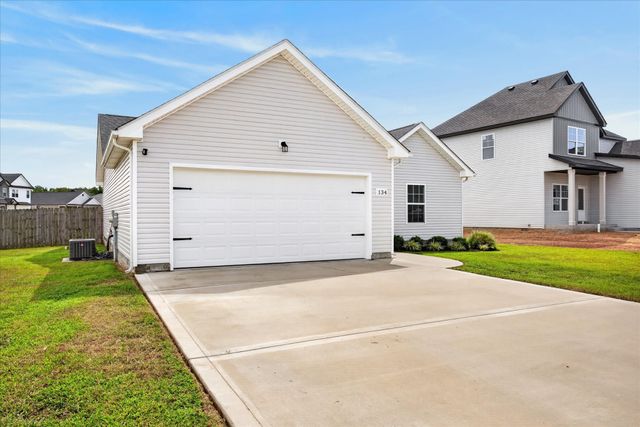 134 Monaghan Dr, Clarksville, TN 37042