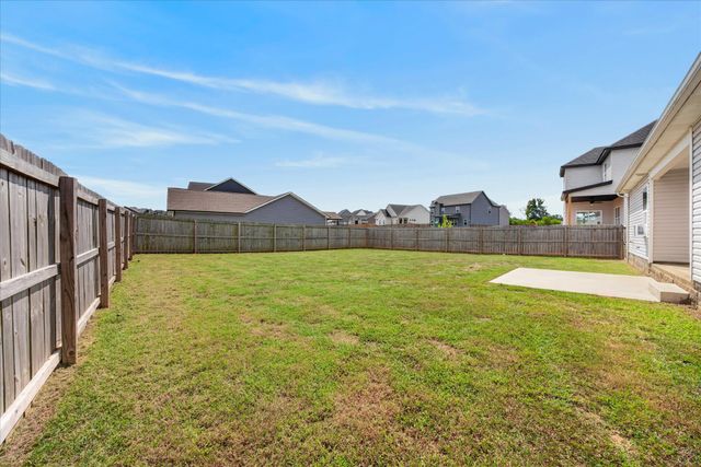 134 Monaghan Dr, Clarksville, TN 37042