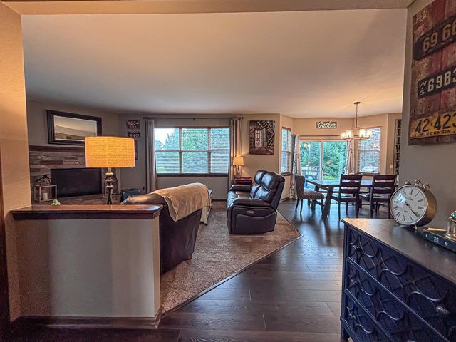 1631 Arthurs PASS, Oconomowoc, WI 53066