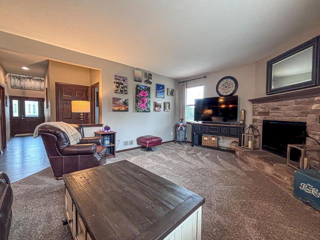 1631 Arthurs PASS, Oconomowoc, WI 53066