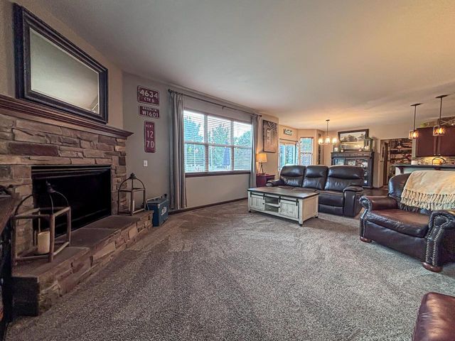 1631 Arthurs PASS, Oconomowoc, WI 53066