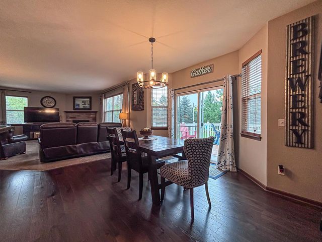 1631 Arthurs PASS, Oconomowoc, WI 53066