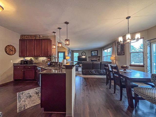 1631 Arthurs PASS, Oconomowoc, WI 53066