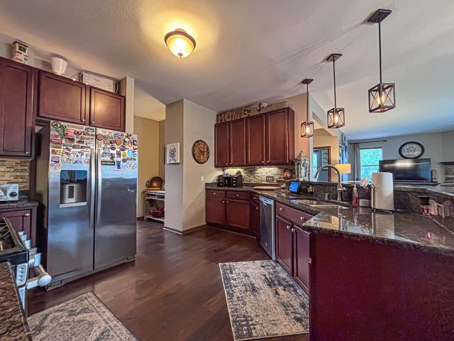 1631 Arthurs PASS, Oconomowoc, WI 53066