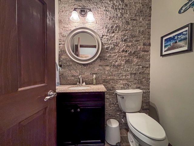 1631 Arthurs PASS, Oconomowoc, WI 53066
