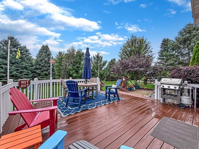 1631 Arthurs PASS, Oconomowoc, WI 53066