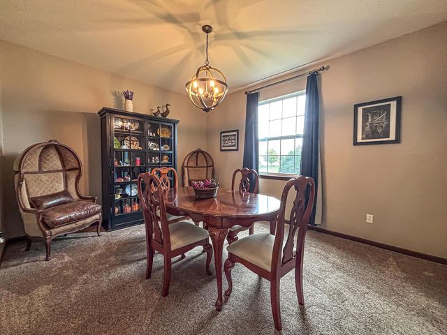 1631 Arthurs PASS, Oconomowoc, WI 53066