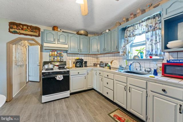 131 NORTH AVE, West Berlin, NJ 08091