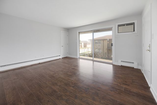 18318 Exchange Avenue 2F, Lansing, IL 60438