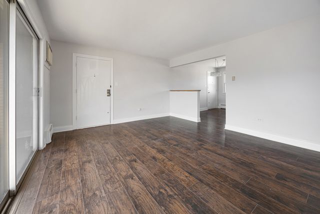 18318 Exchange Avenue 2F, Lansing, IL 60438