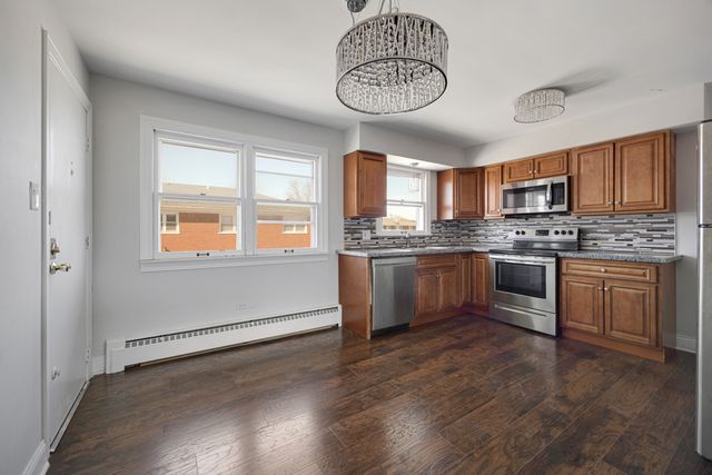 18318 Exchange Avenue 2F, Lansing, IL 60438