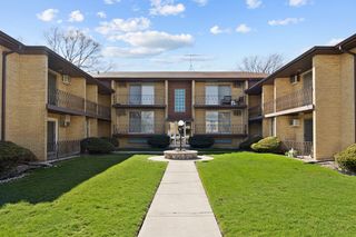 18318 Exchange Avenue 2F, Lansing, IL 60438